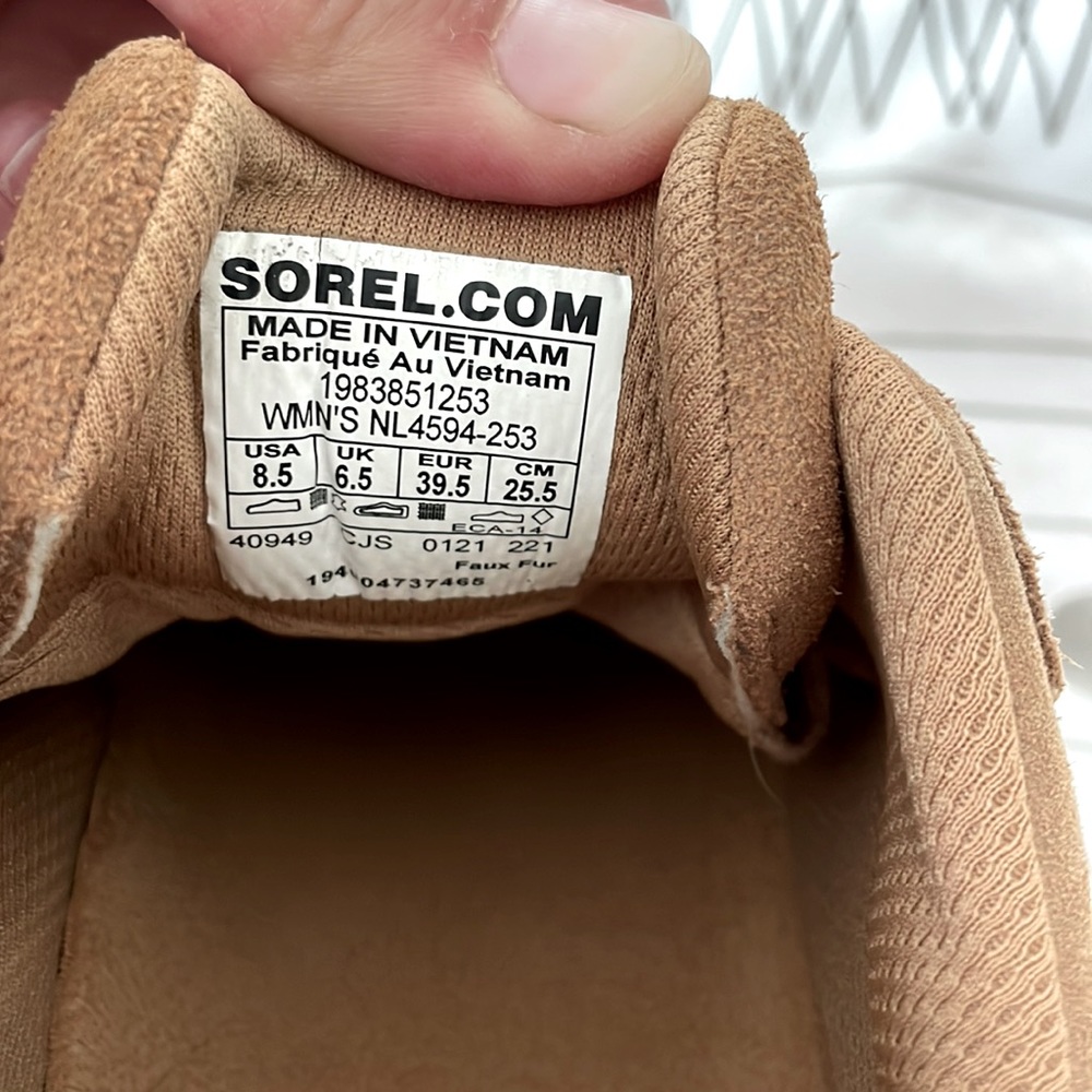 EUC Sorel Women's Kinetic RNEGD Lace Storm — Waterproof Suede sneakers